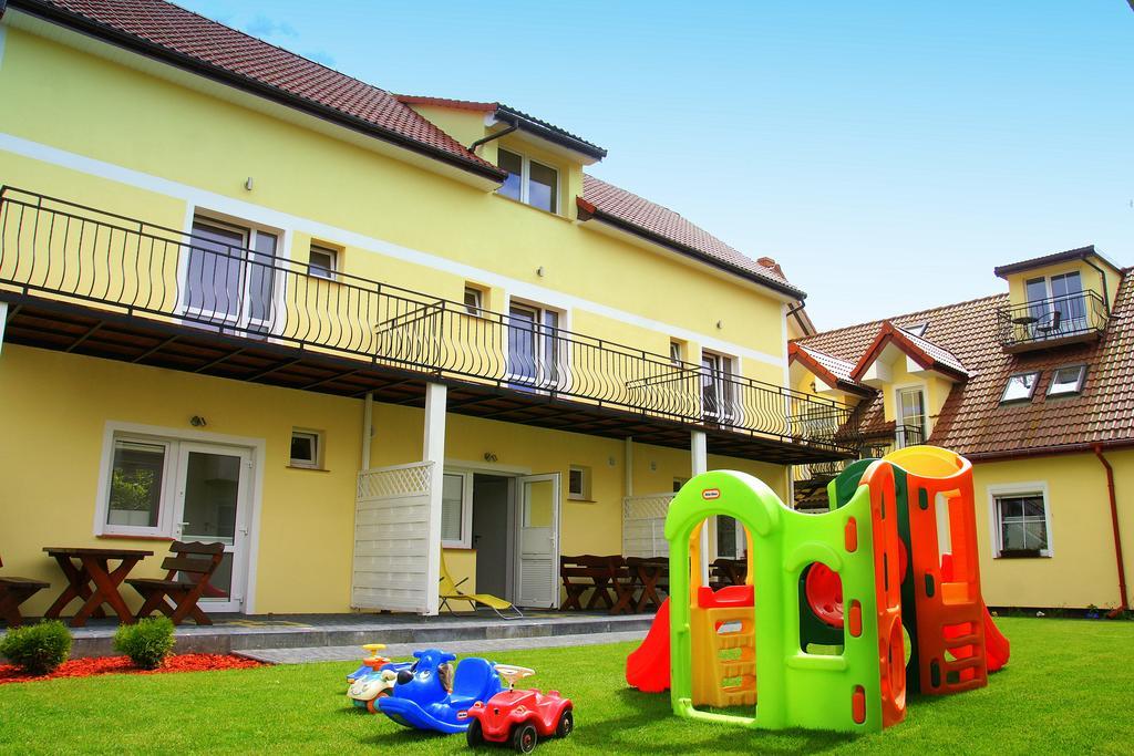 Koral Apartmenty Сърбиново Екстериор снимка